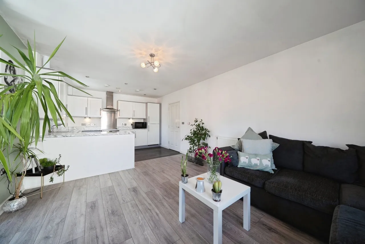 Strawberry Fields, Addlestone, KT15, photo 5