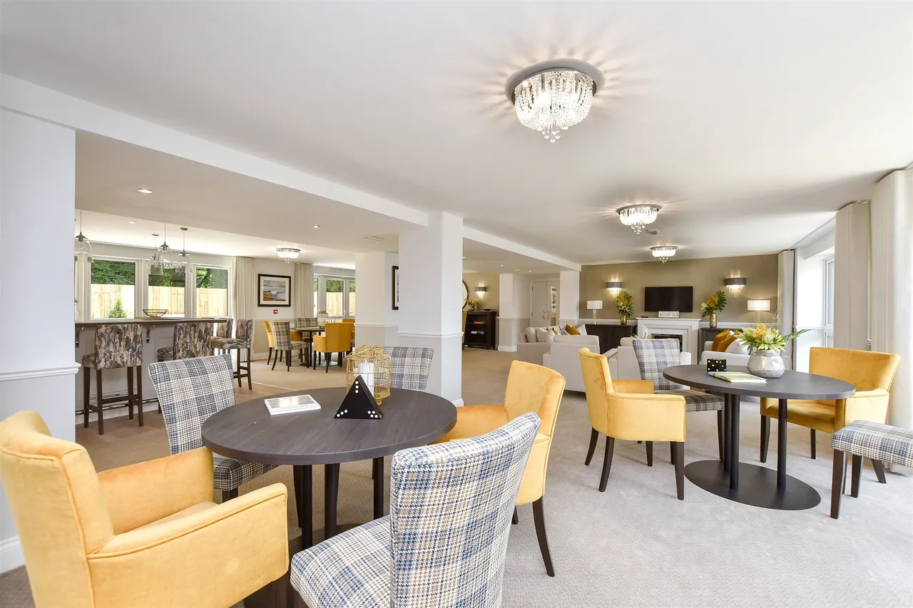 Victoria Road, Cranleigh, GU6, photo 8