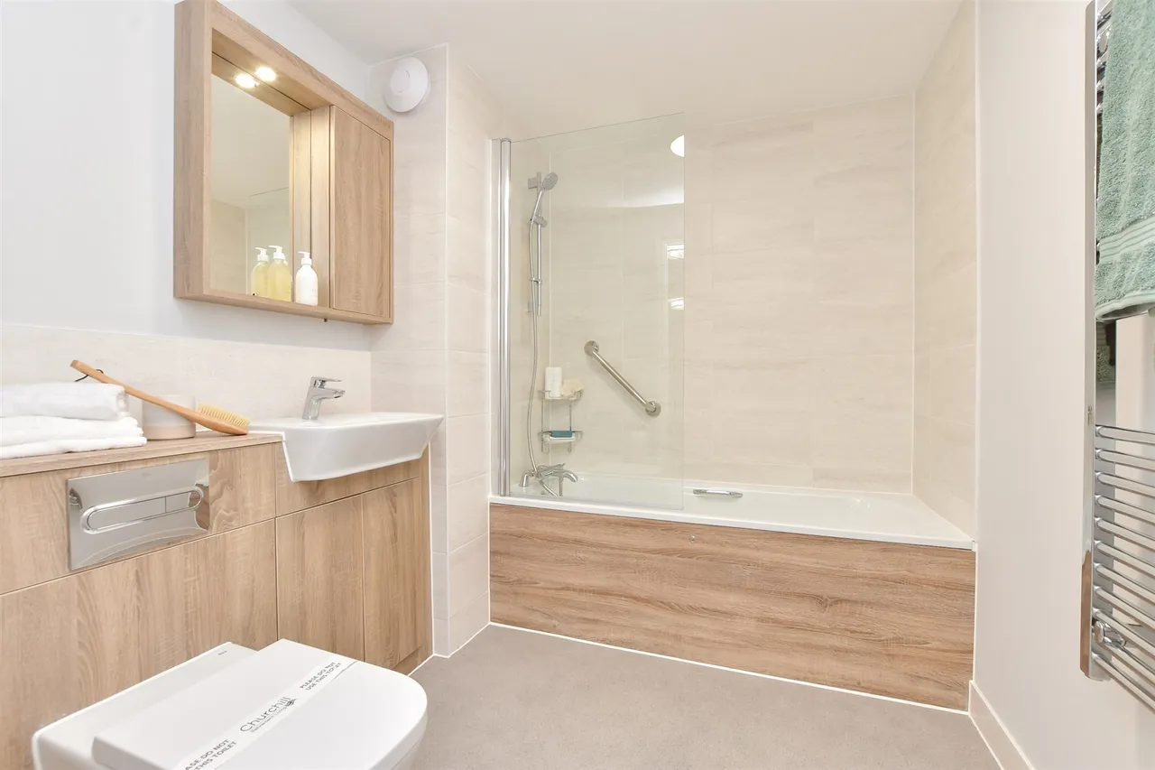 Victoria Road, Cranleigh, GU6, photo 6
