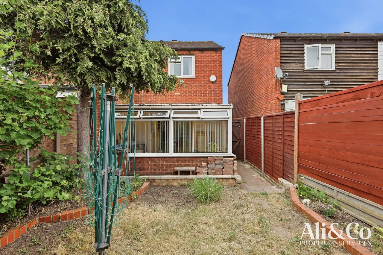 Wood Avenue, Purfleet-on-Thames, Essex, RM19 1TL, photo 11