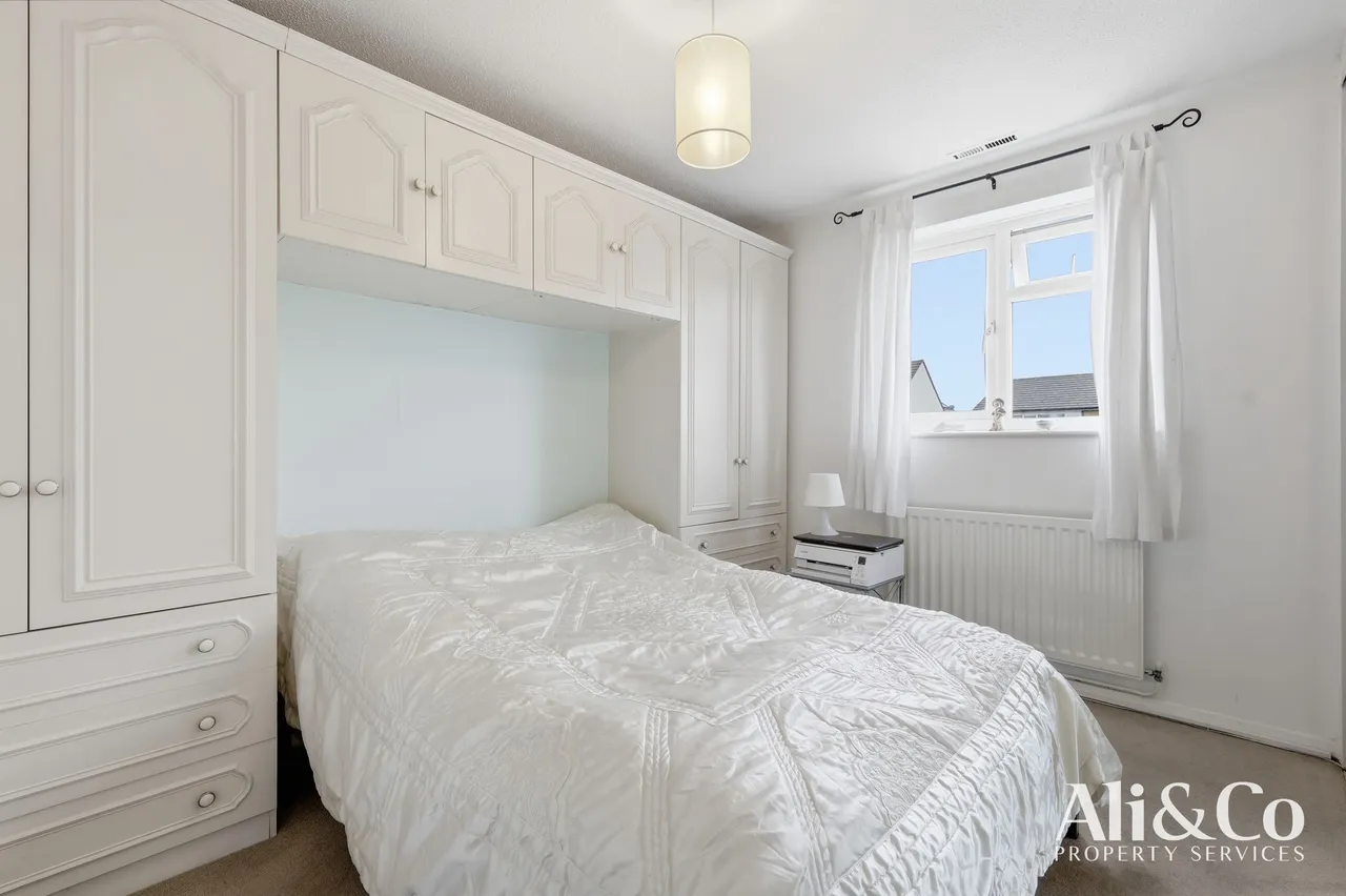 Wood Avenue, Purfleet-on-Thames, Essex, RM19 1TL, photo 9