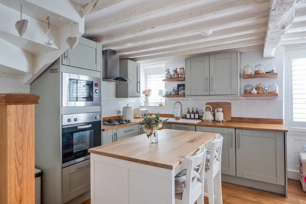 Pickwick, Corsham, SN13, photo 4