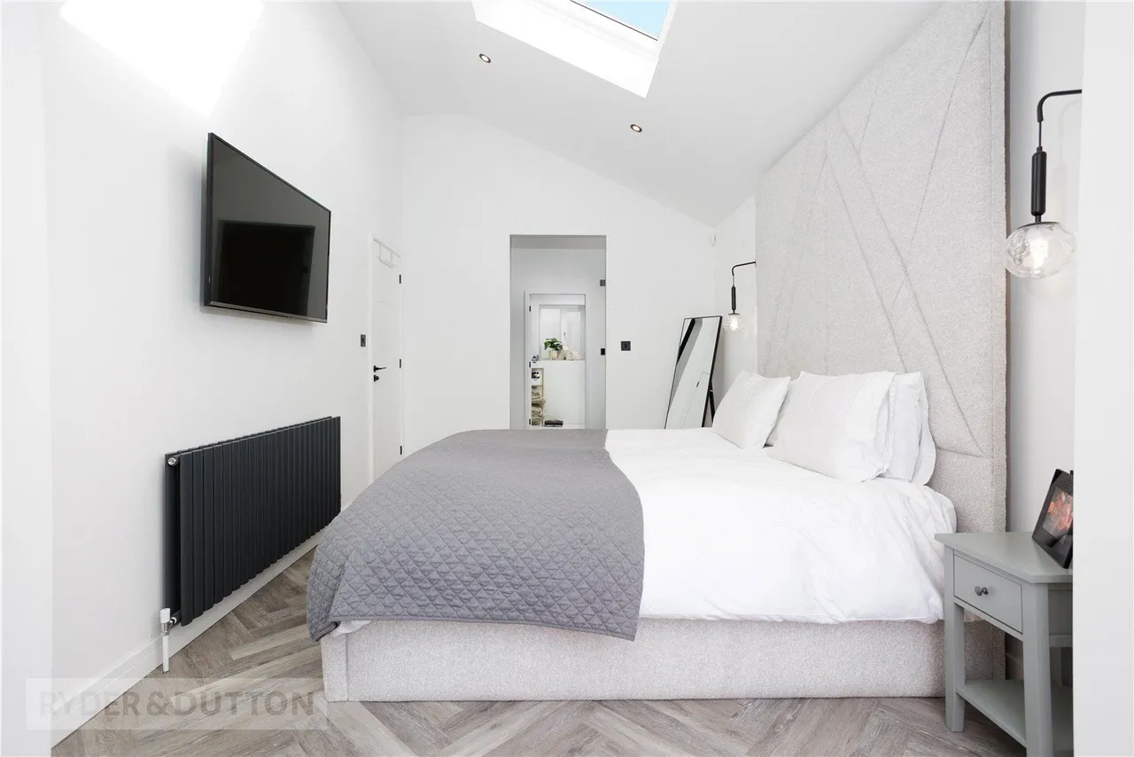 Spinners Way, Moorside, OL4, photo 17