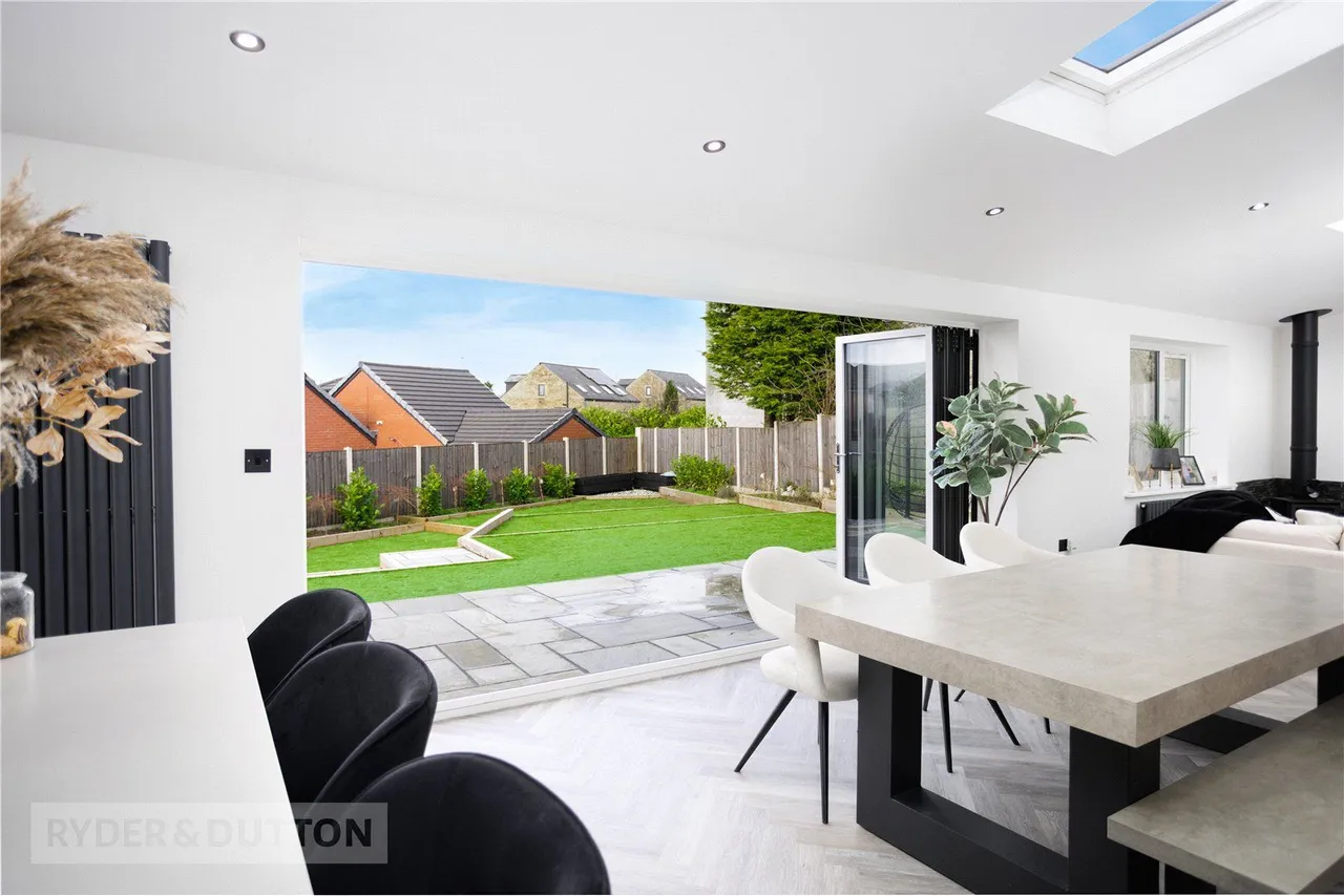 Spinners Way, Moorside, OL4, photo 2