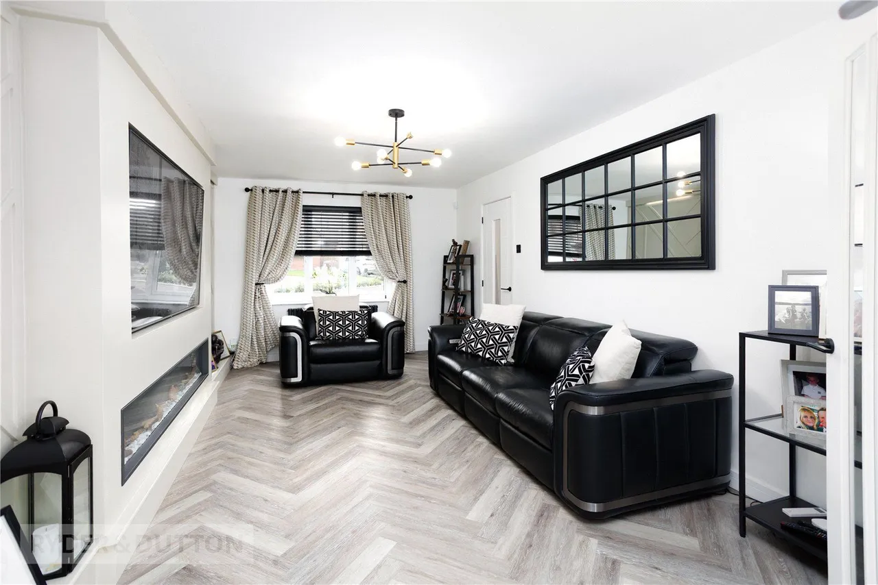 Spinners Way, Moorside, OL4, photo 16