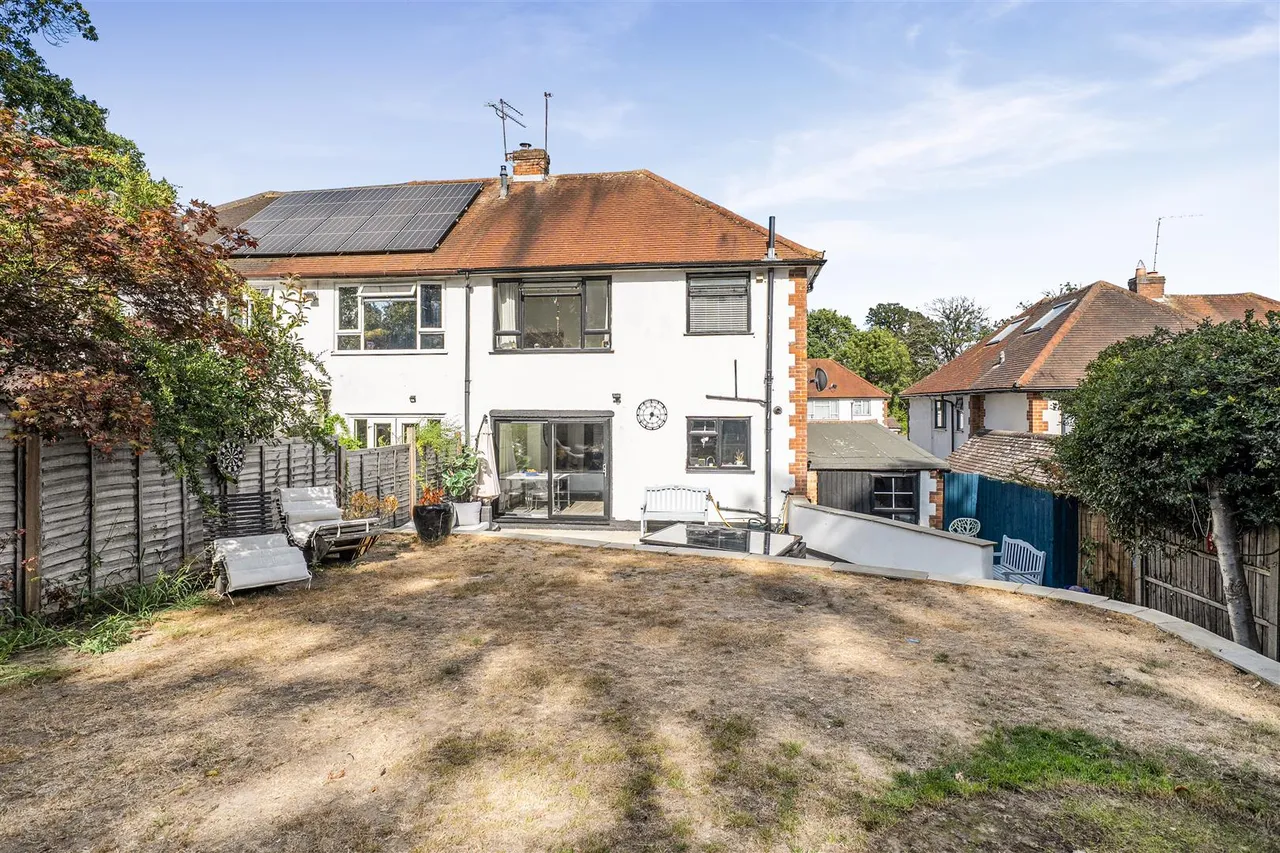 Meadway, Frimley, photo 16