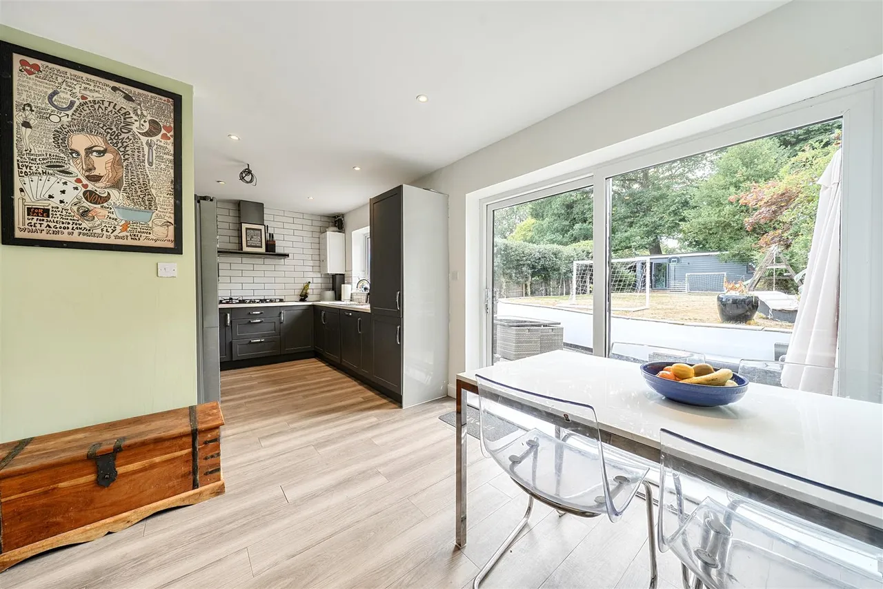 Meadway, Frimley, photo 22