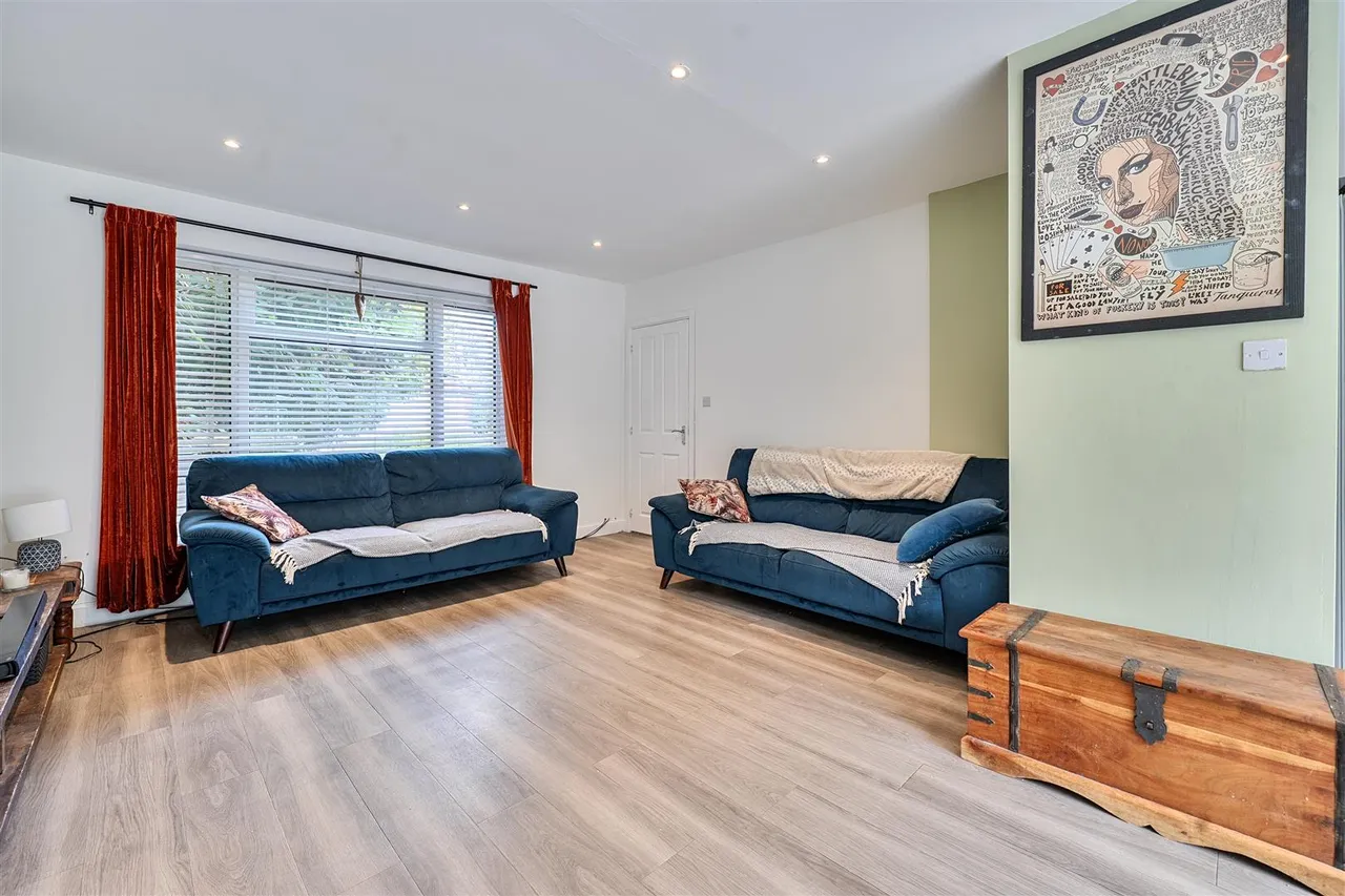 Meadway, Frimley, photo 18