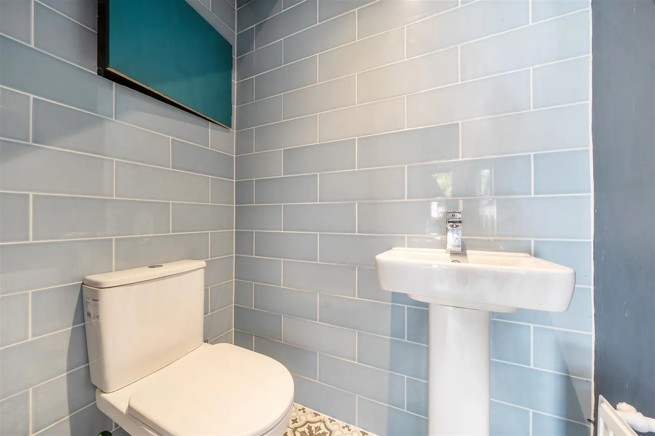 Meadway, Frimley, photo 12
