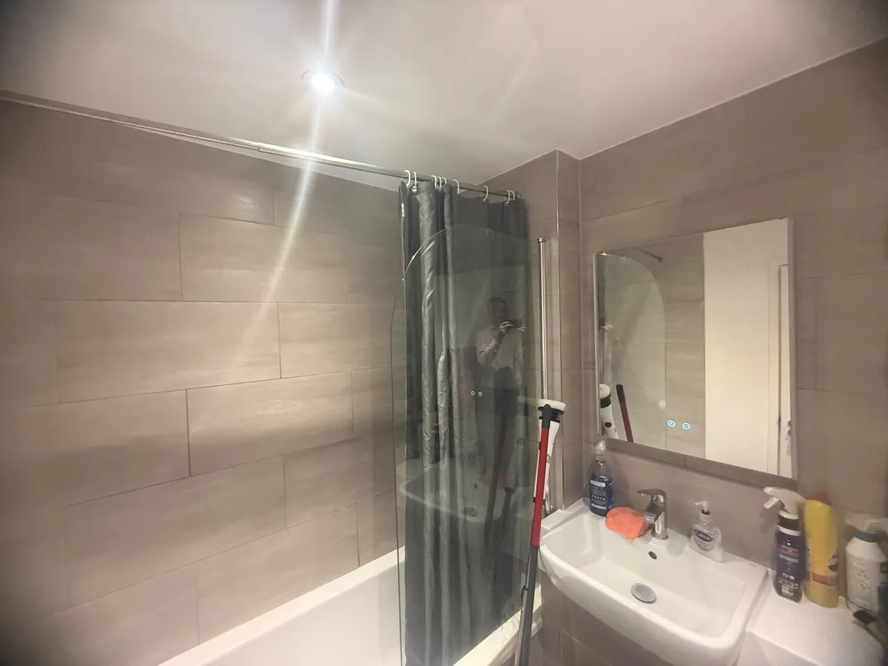 High Road, Whetstone, photo 6