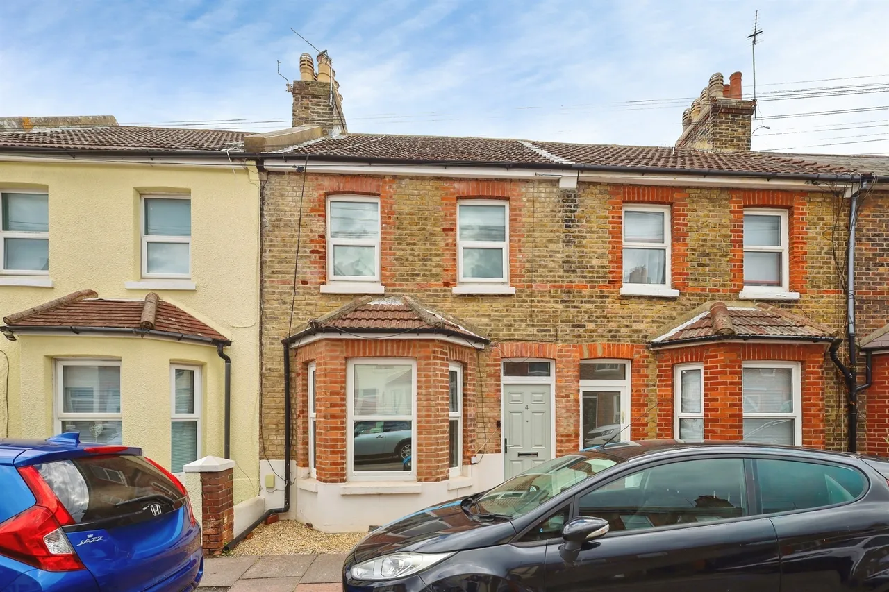 2 bed house for sale — Beltring Road, Eastbourne