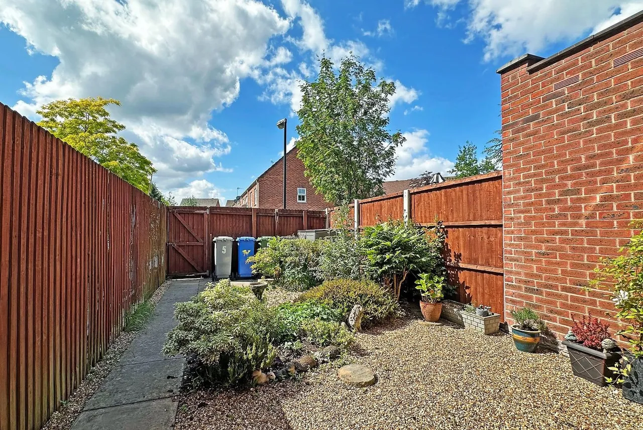 Braystones Close, Timperley, Cheshire WA15 7RB, photo 5