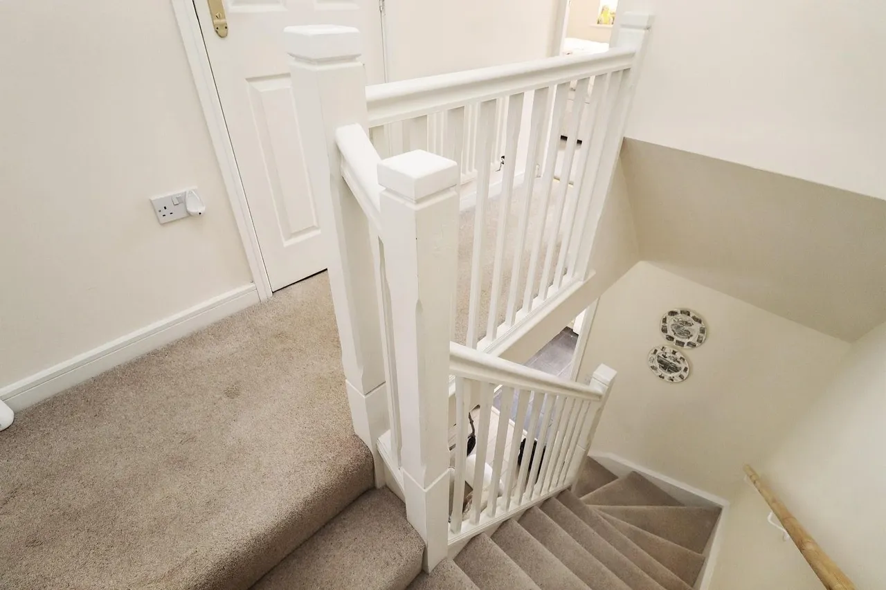 Braystones Close, Timperley, Cheshire WA15 7RB, photo 23