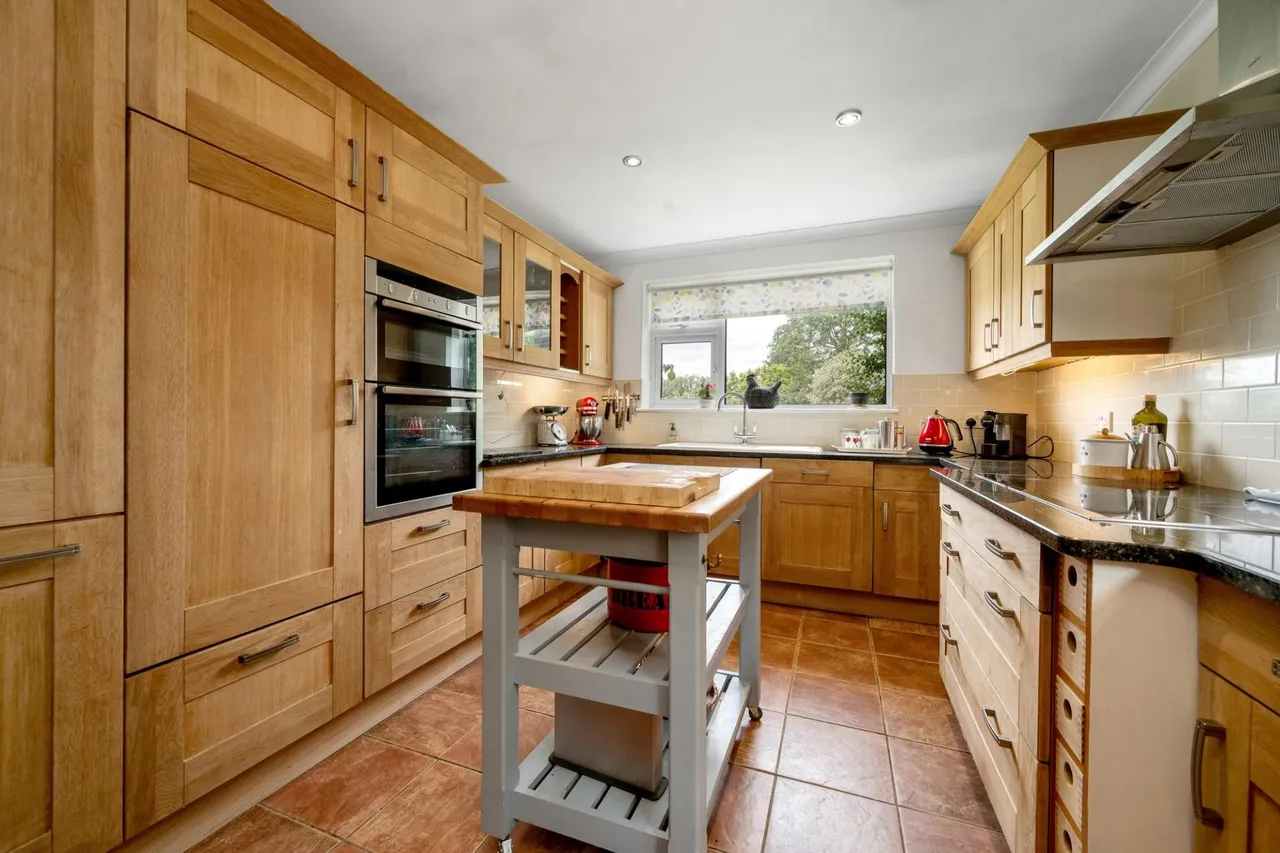 High Street, Corby Glen, NG33, photo 9
