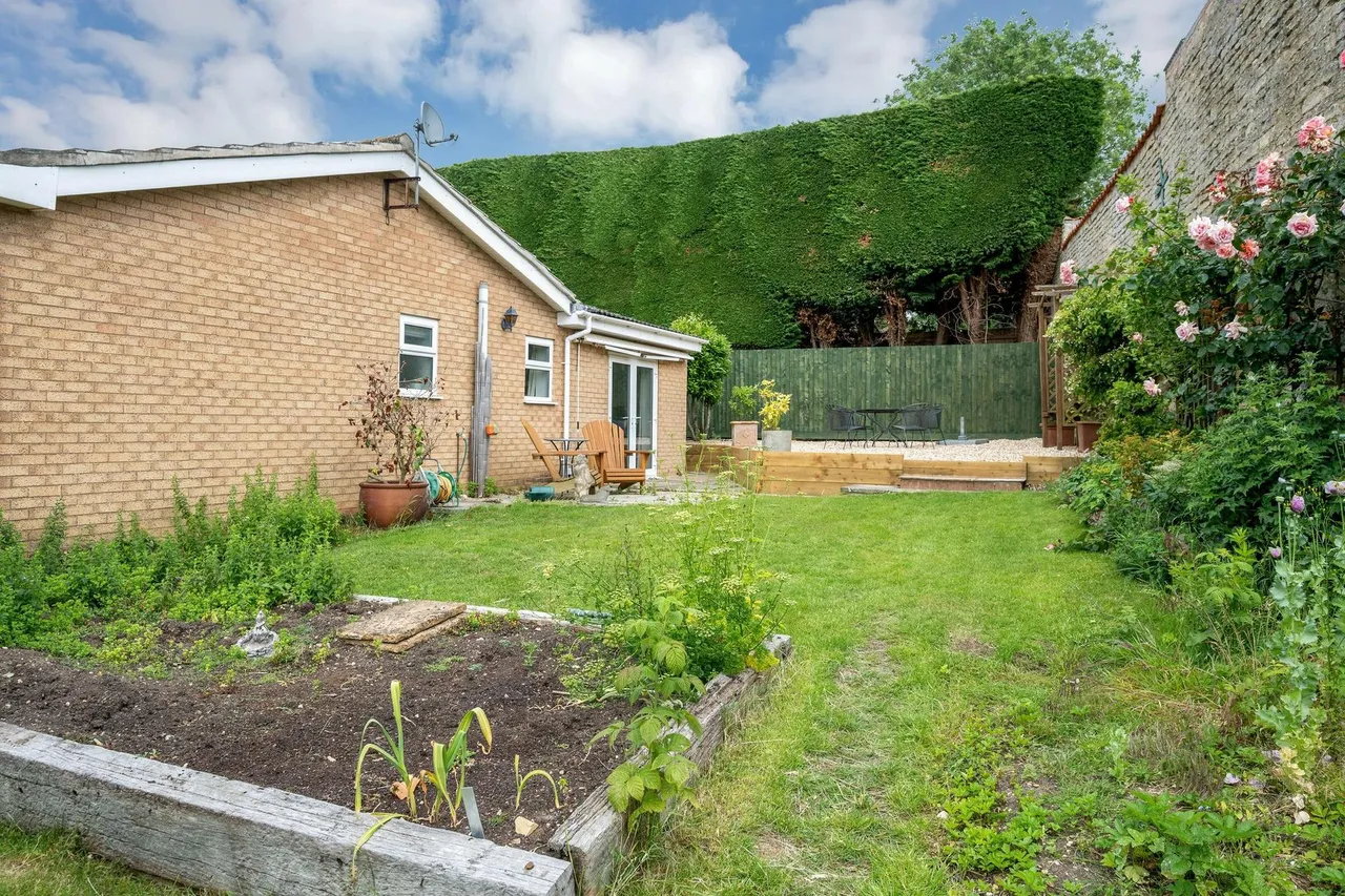 High Street, Corby Glen, NG33, photo 28