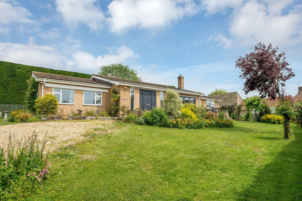 High Street, Corby Glen, NG33, photo 27