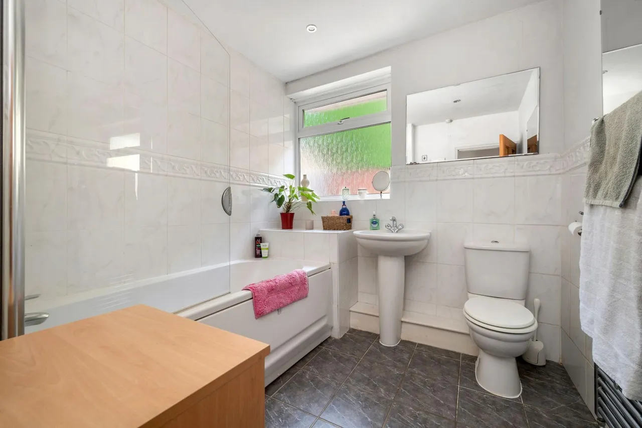 High Street, Corby Glen, NG33, photo 18