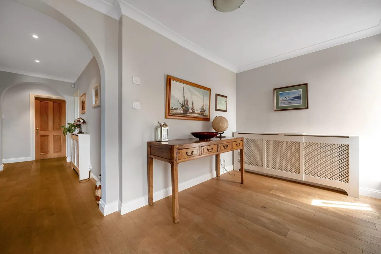 High Street, Corby Glen, NG33, photo 6