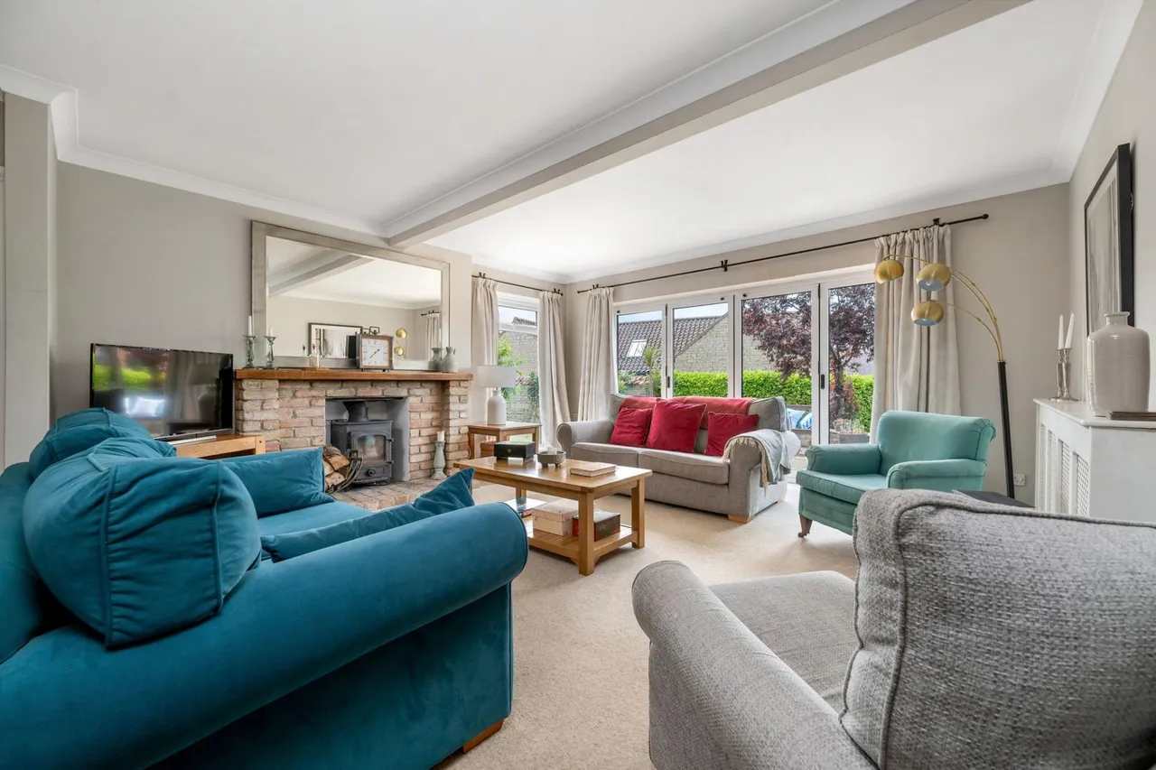 High Street, Corby Glen, NG33, photo 2