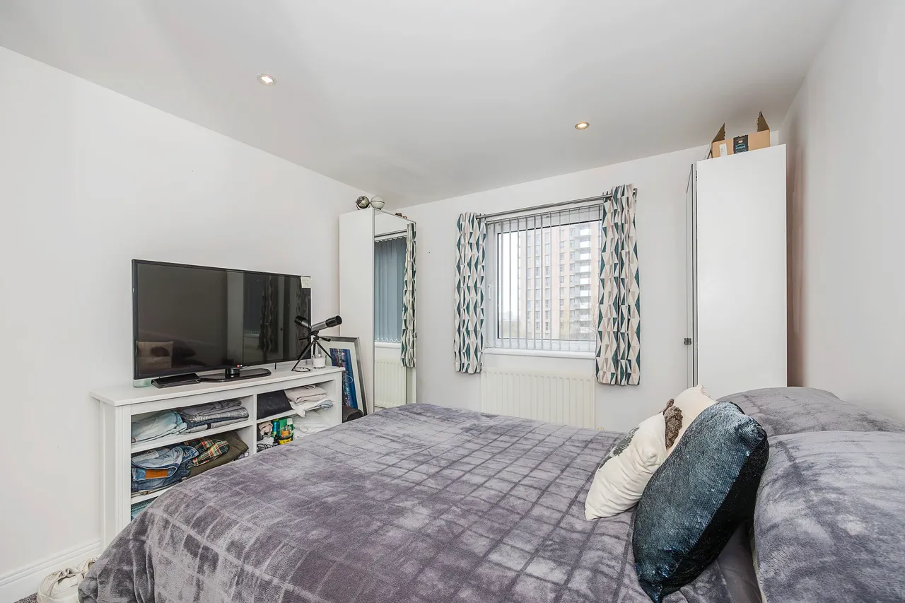Wards Wharf Approach, London, E16, photo 9