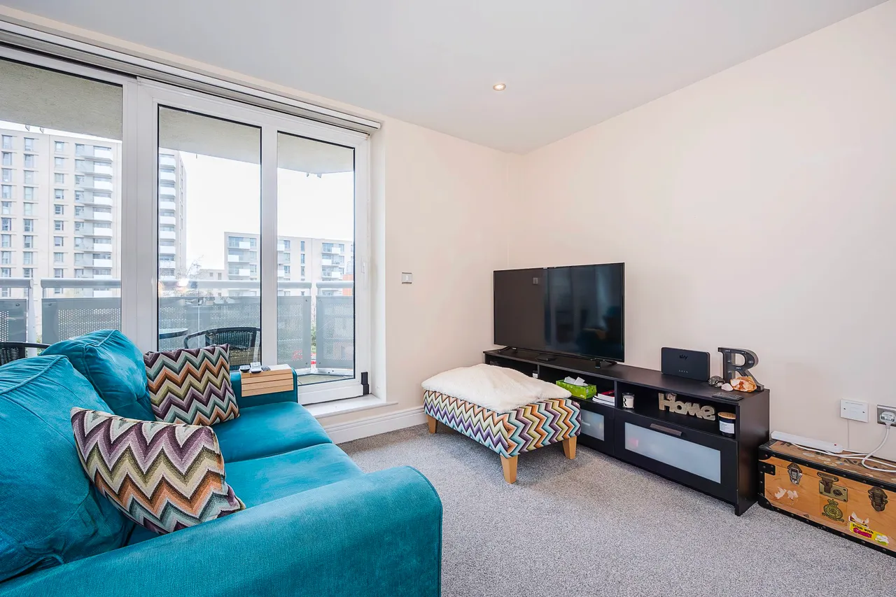 Wards Wharf Approach, London, E16, photo 7