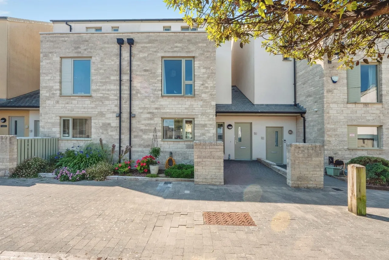 4 bed house for sale, Officers Field, Portland, DT5