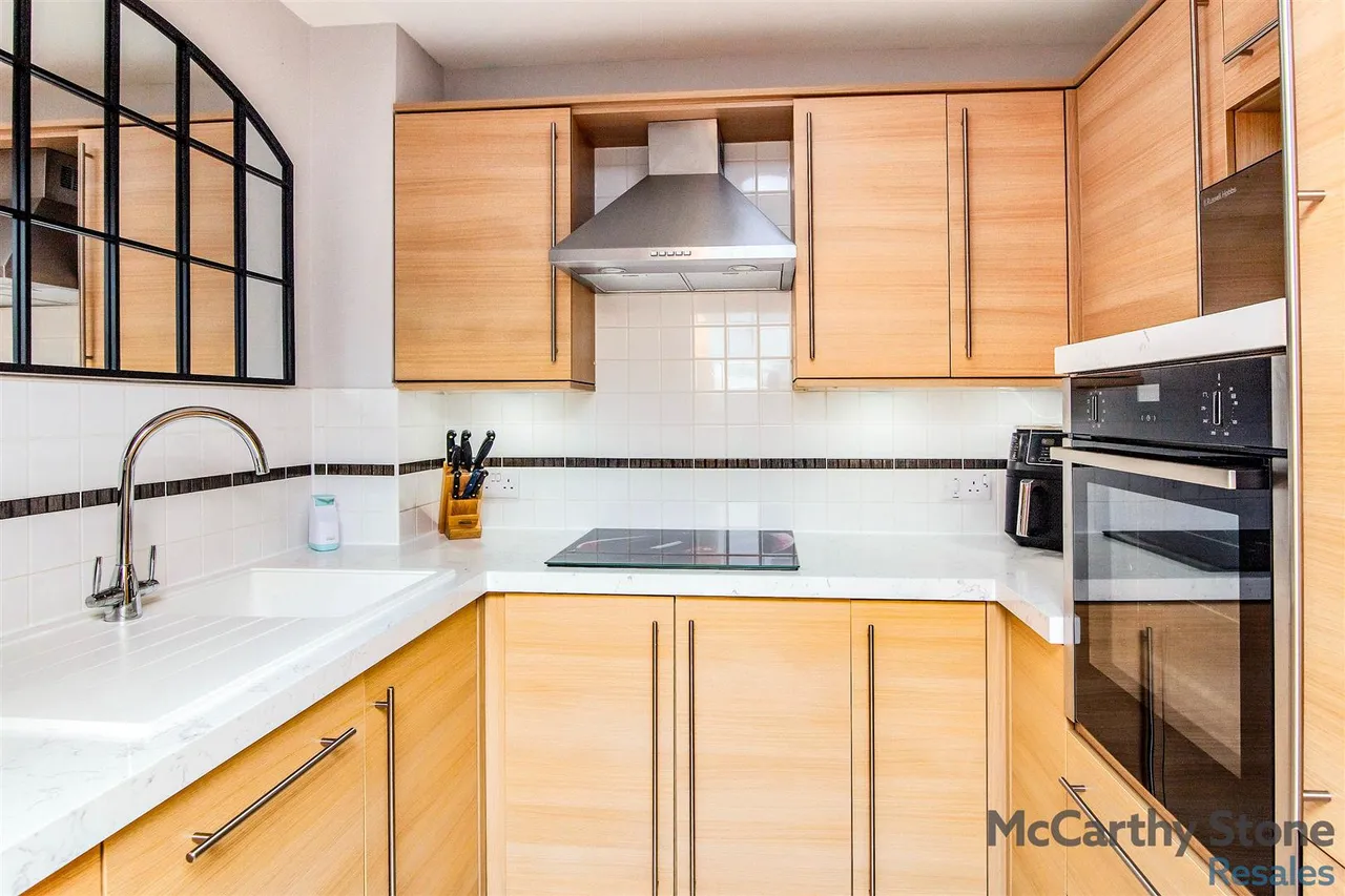 Tresham Close, Kettering, NN15, photo 11