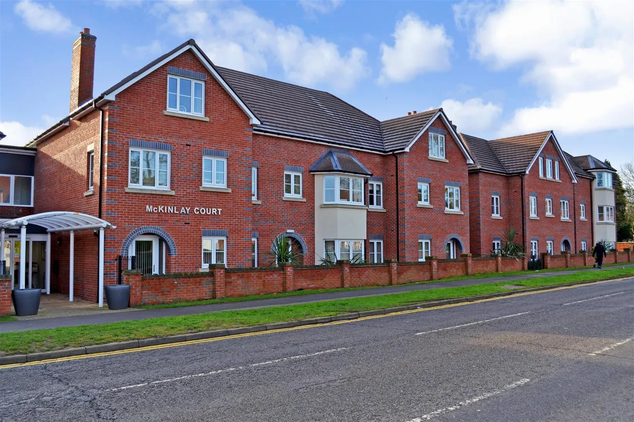 Tresham Close, Kettering, NN15, photo 25