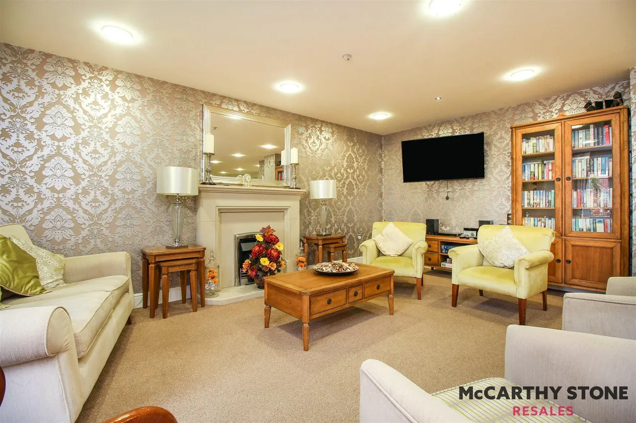 Tresham Close, Kettering, NN15, photo 24