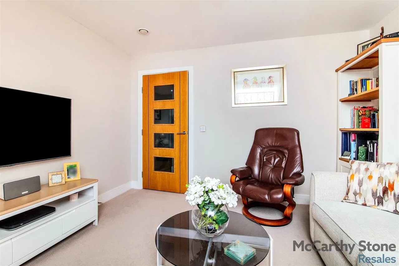Tresham Close, Kettering, NN15, photo 18