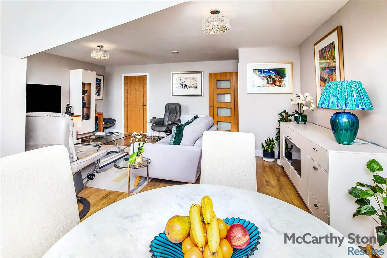 Tresham Close, Kettering, NN15, photo 5
