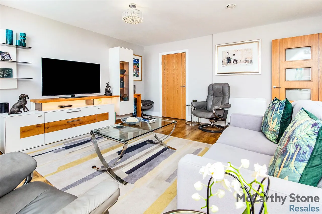 Tresham Close, Kettering, NN15, photo 6