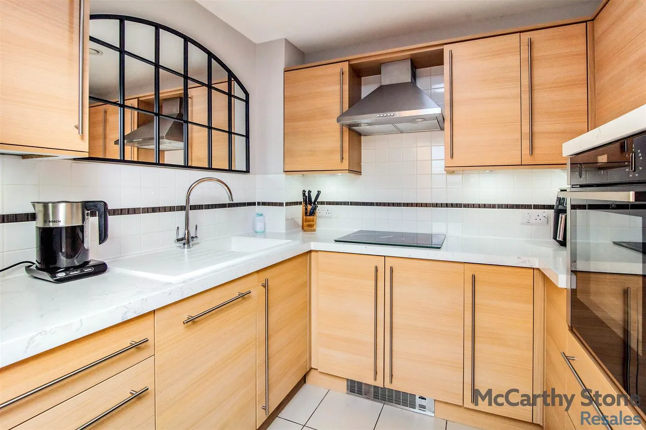 Tresham Close, Kettering, NN15, photo 10