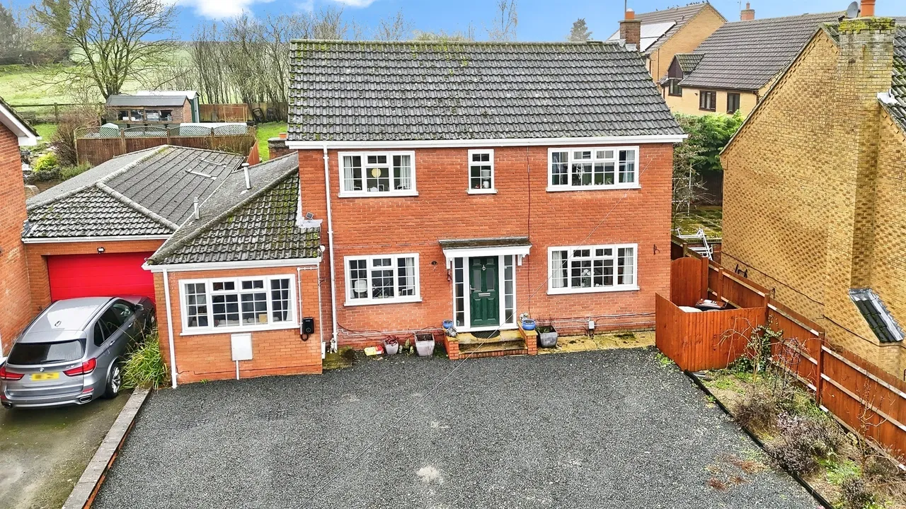5 bed house for sale — Newtown Road, Raunds