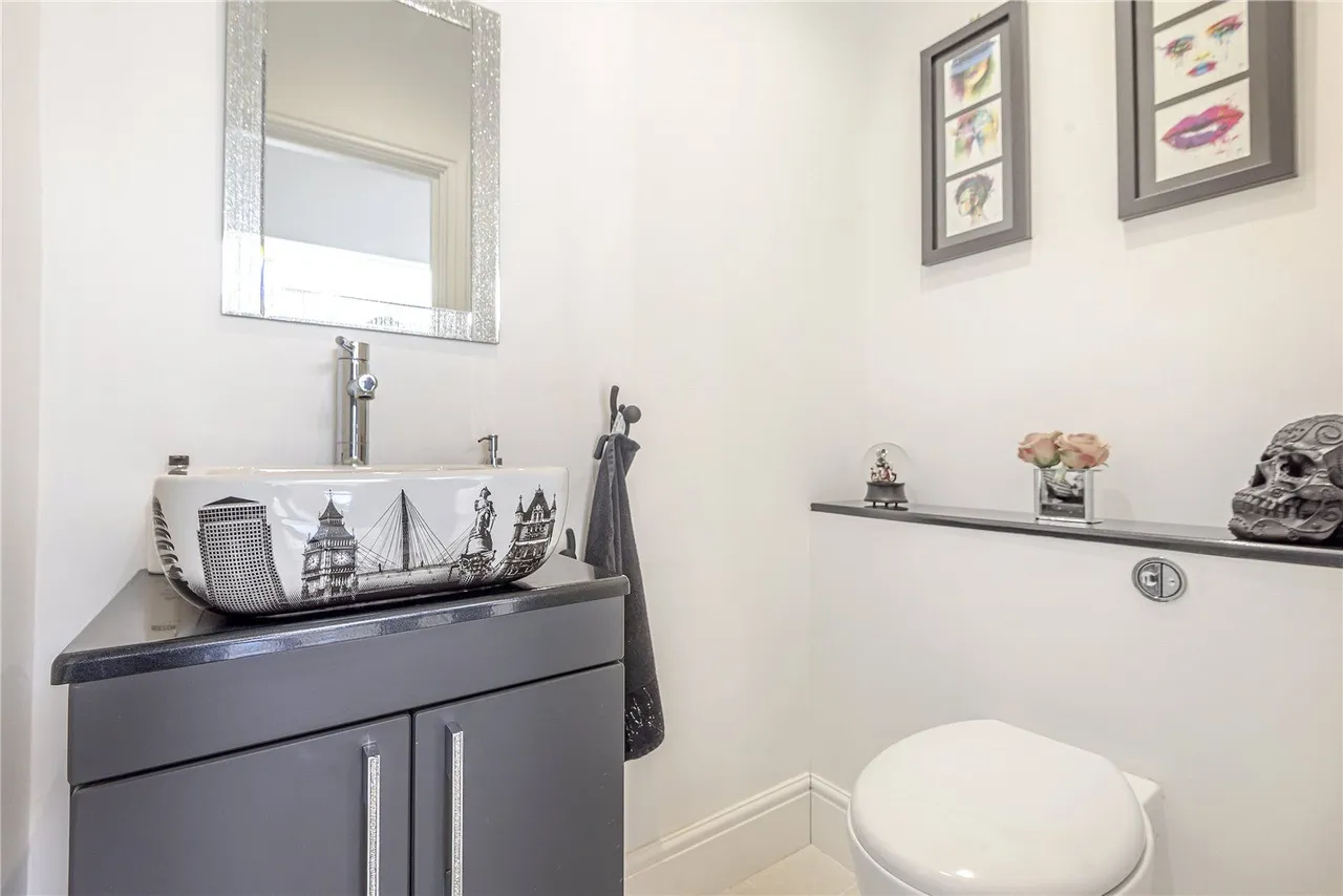 Sandmoor Court, Alwoodley, LS17, photo 14