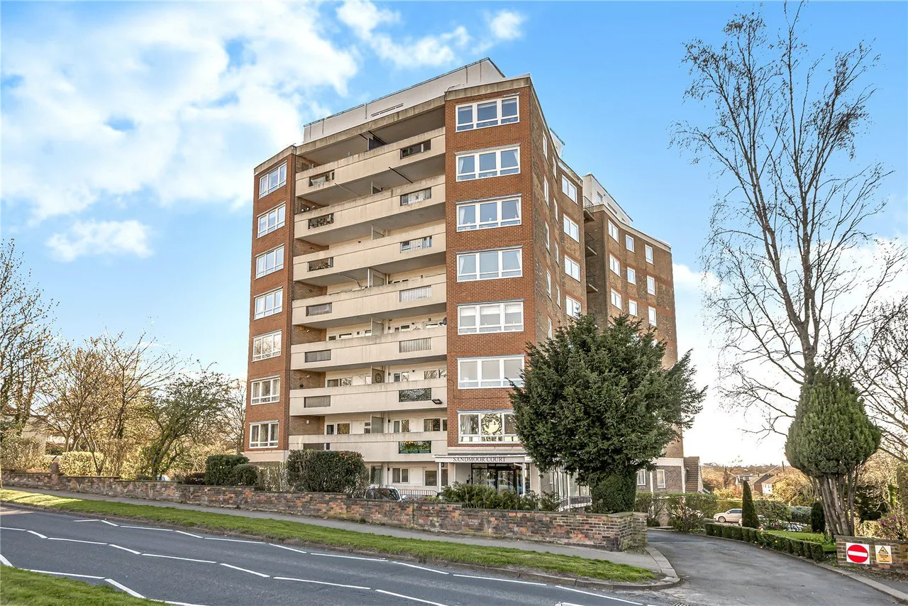 Sandmoor Court, Alwoodley, LS17, photo 15