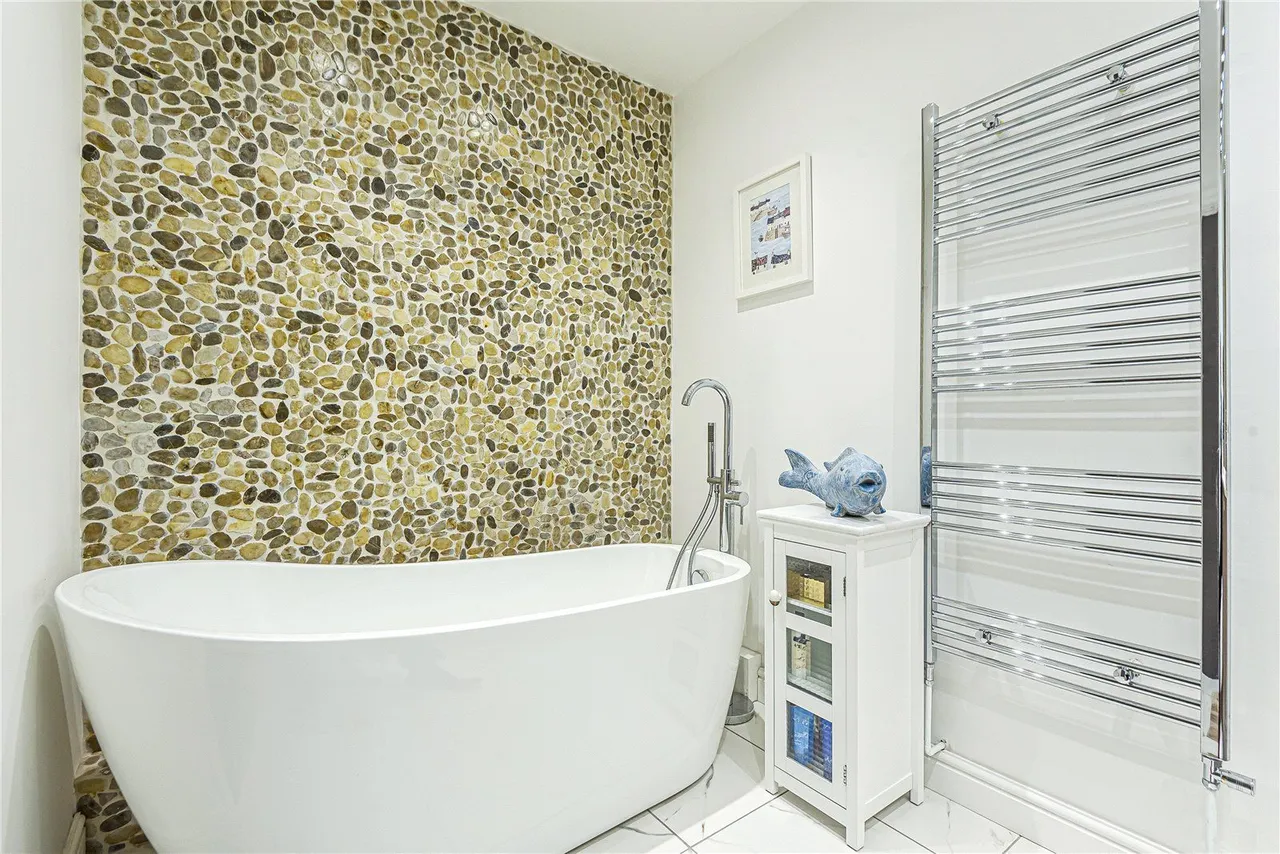 Sandmoor Court, Alwoodley, LS17, photo 12