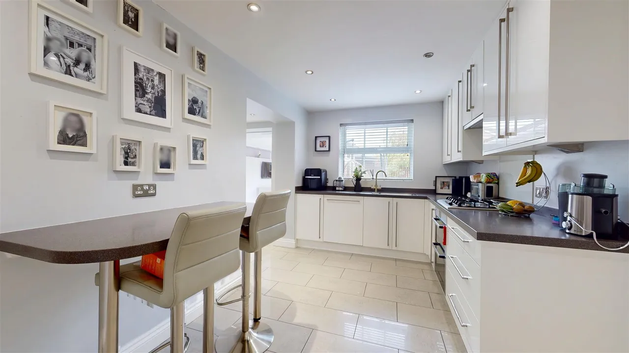 Leary Crescent, Newport Pagnell, photo 6