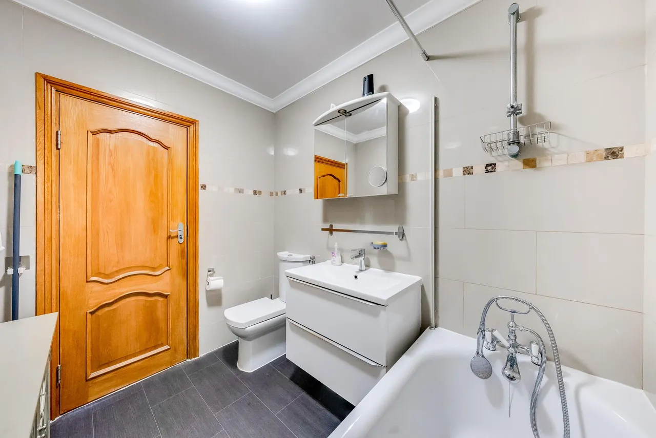 Hollybush Street, London, E13, photo 23