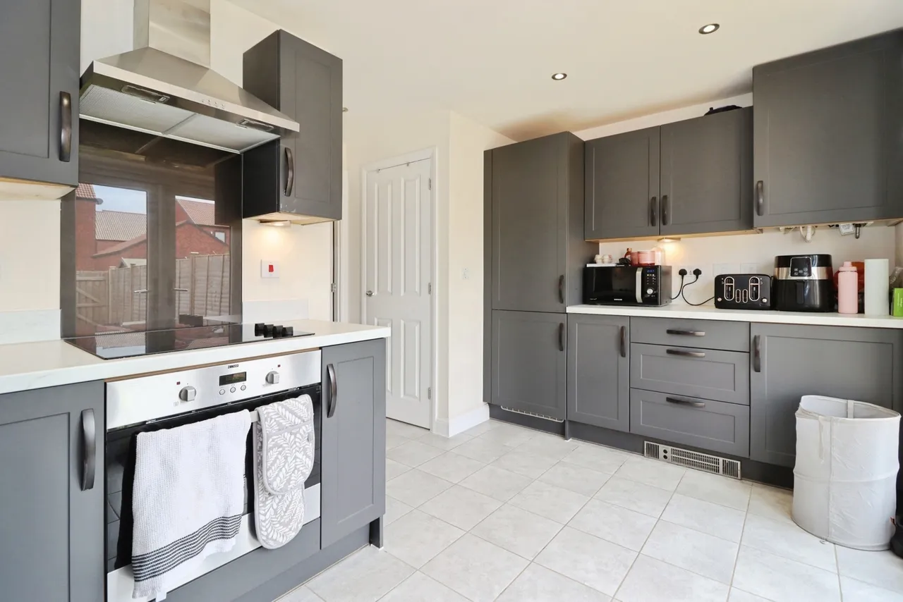 Normead Drive, BRISTOL, Avon, BS37, photo 3