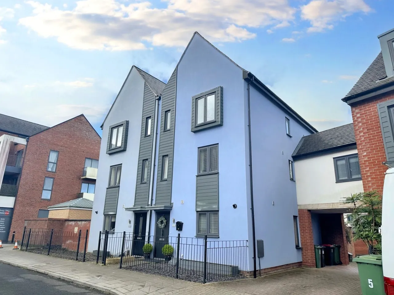 4 bed house for sale — Birchfield Way, Birchfield Way TF3 5HN