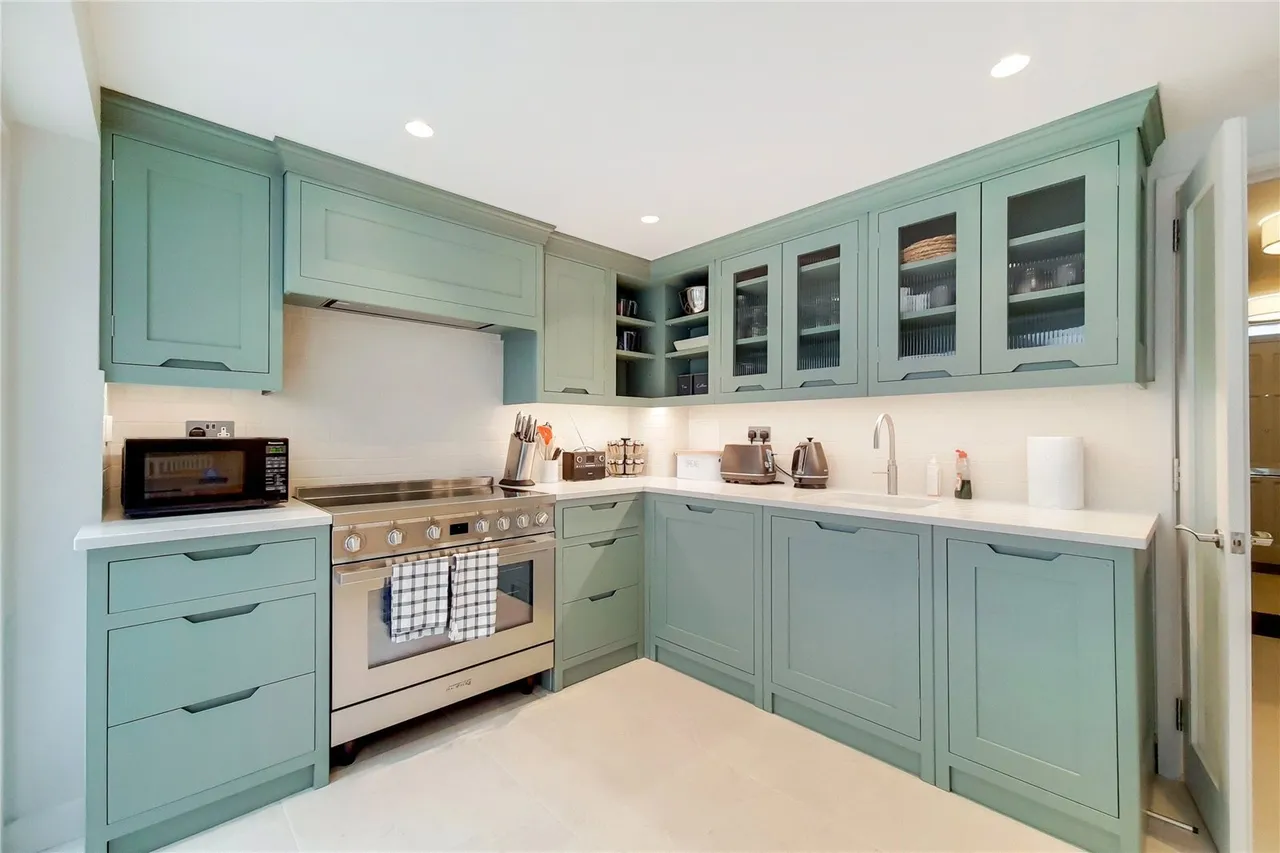 Elnathan Mews, London, W9, photo 2