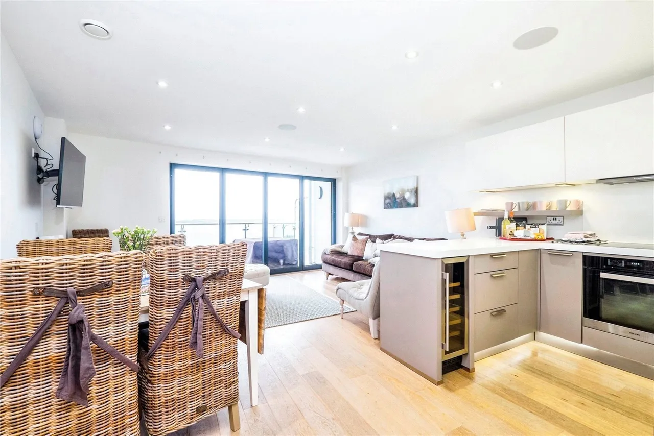 Trelyon Avenue, St. Ives, TR26, photo 13