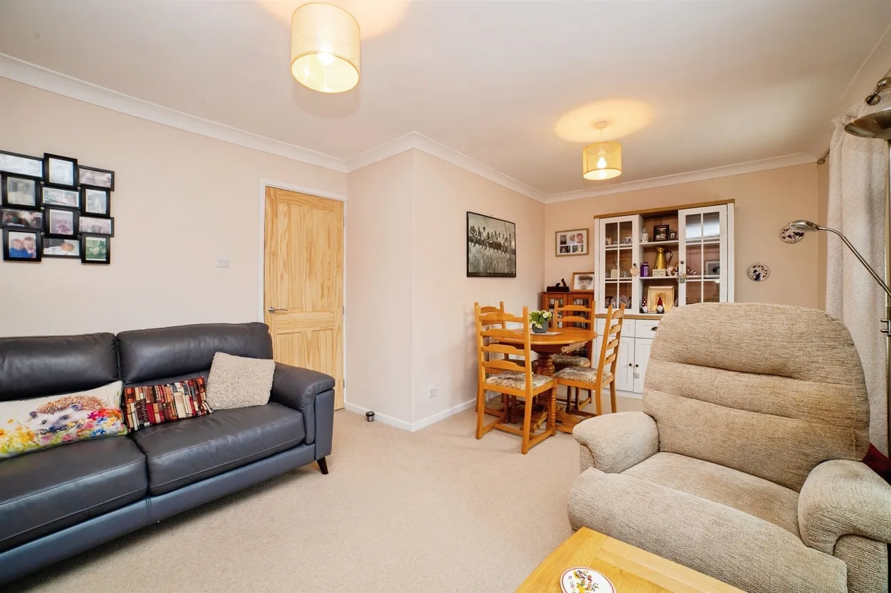 Larchdale Close, South Normanton, DE55, photo 2