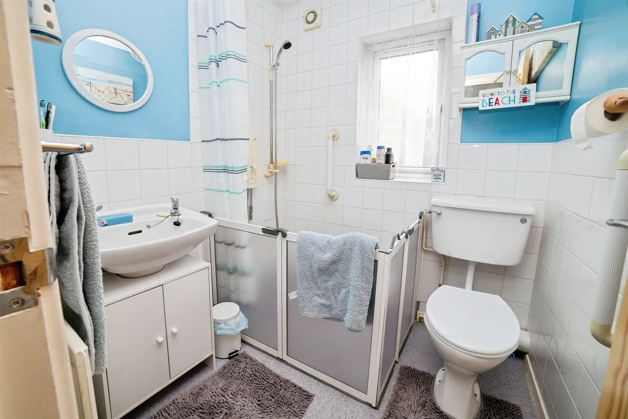 Larchdale Close, South Normanton, DE55, photo 17
