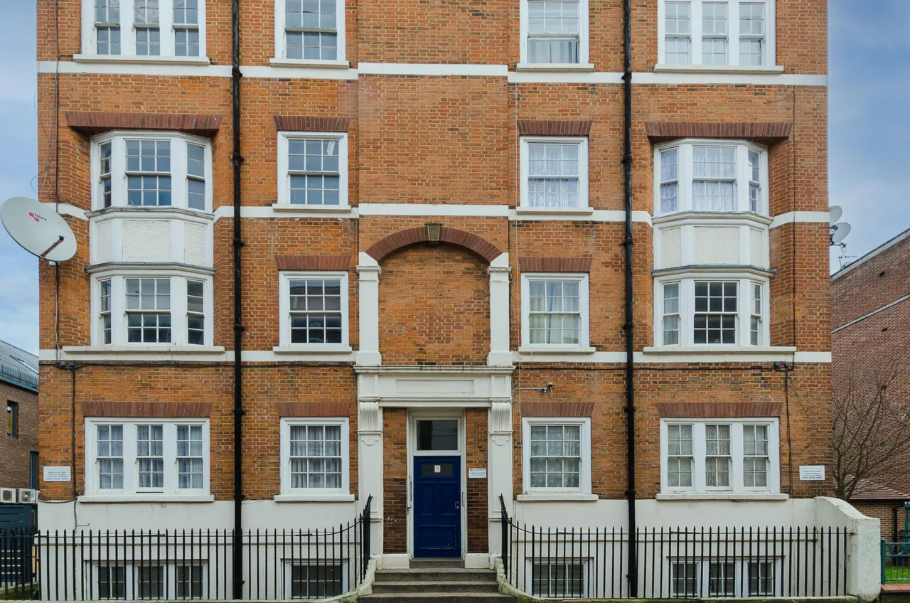 8 Aubrey Mansions, Lisson Street, London, photo 5