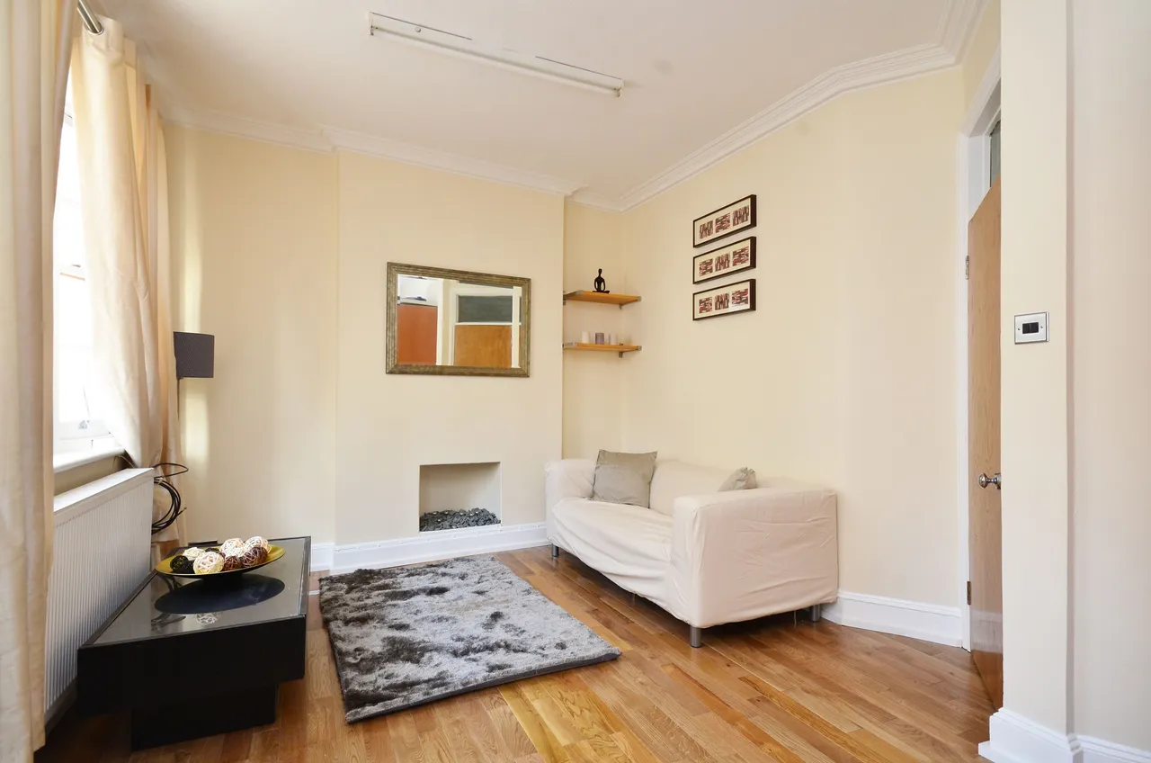8 Aubrey Mansions, Lisson Street, London, photo 8