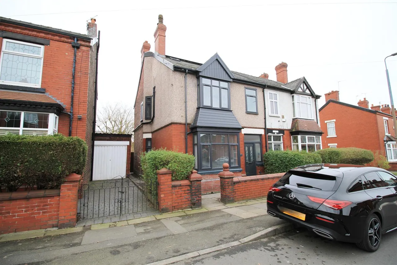 1 bed room to rent, Cranbourne Road, Ashton-Under-Lyne