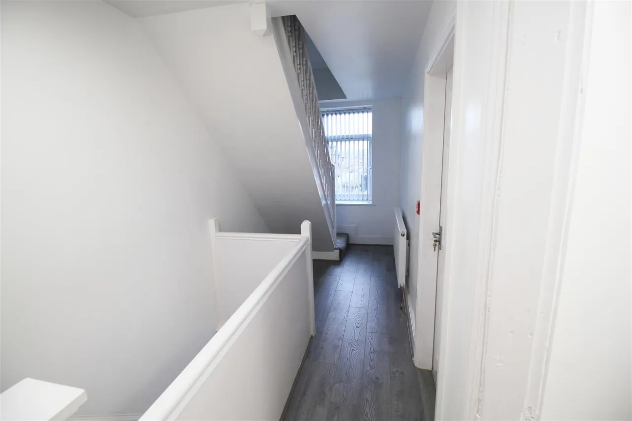 Cranbourne Road, Ashton-Under-Lyne, photo 9