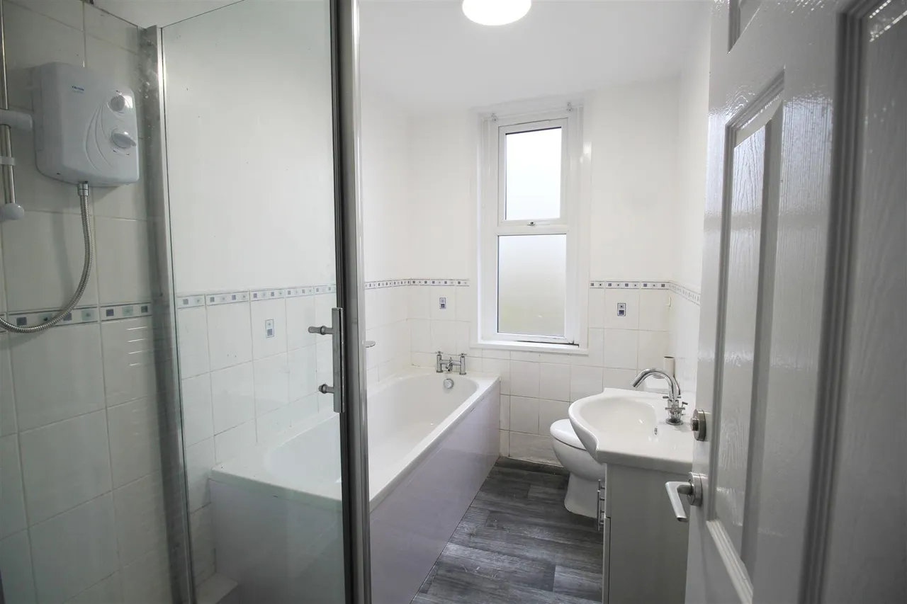 Cranbourne Road, Ashton-Under-Lyne, photo 5